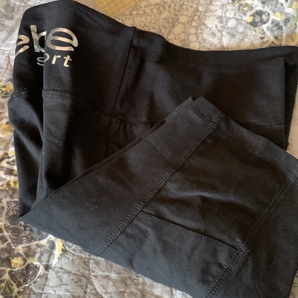 NWOT Bebe shorts - Picture 6 of 9